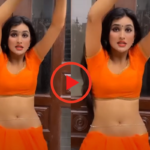 Bhabhi Sexy Video: Orange sari bhabhi hot dance increased the heat, the video will make the mood