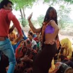 Bhabhi Sexy Video: नई-नवेली भाभी ने पति को छोड़ देवर के साथ किया कमरतोड़ डांस, देखें वीडियो