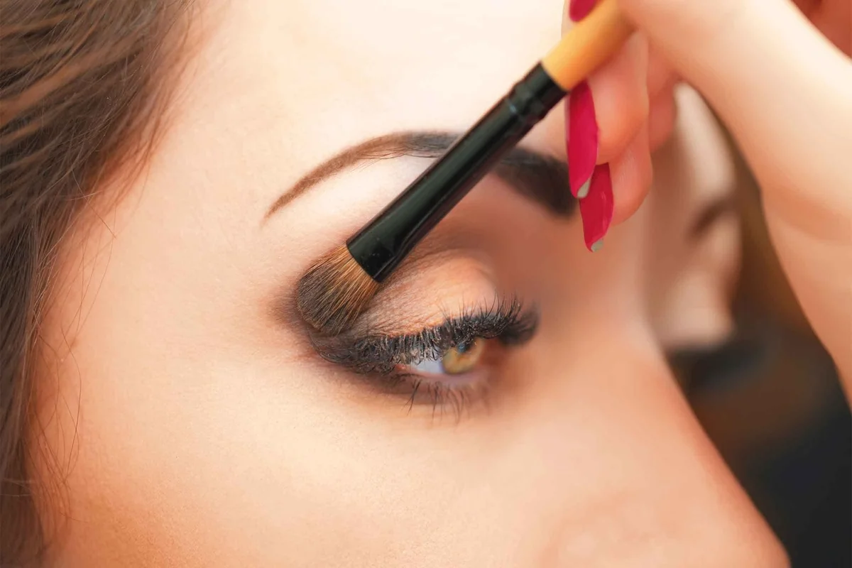 Makeup Tips: दिन के फंक्शन में ऐसा मेकअप करने पर लुक होगा लाजवाब, फॉलो करें  स्टेप्स