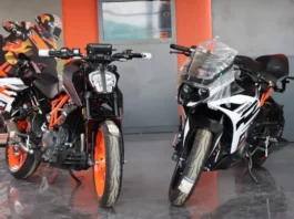 KTM Duke 390 vs KTM 2022 RC 390