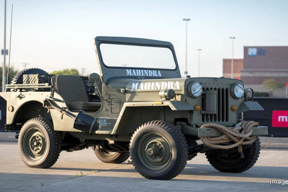करोड़ों की Land Cruiser और Mercedes की गाड़ियों में 786 नंबर से चलता था  माफिया अतीक, Car Collection देख फट जाएंगी आंखें