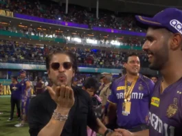Shahrukh Khan flying kiss