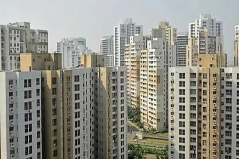 Noida News: गुड न्यूज! लंबे इंतजार के बाद 19 हजार से अधिक खरीदारों को मिलेगा उनके सपनों का फ्लैट, जल्द शुरू होगी रजिस्ट्री; पढ़े पूरी रिपोर्ट