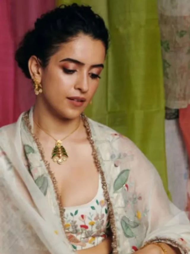 SSKTK एक्ट्रेस सान्या मल्होत्रा के ये ट्रेडिशनल लुक हैं नवरात्रि के लिए लाजवाब