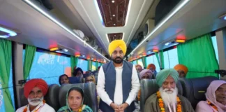 Punjab News: मुख्य मंत्री ने श्रद्धालुओं को दर्शन के लिए अमृतसर ले जाने वाली बसों के पहले जत्थे को हरी झंडी दिखाकर रवाना किया Punjab News