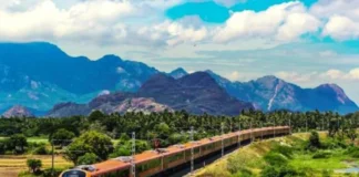 Vande Bharat Train: एक साथ करें भगवान राम और शिव के दर्शन, पर्यटन के लिहाज से क्यों खास है वाराणसी खजुराहो रूट; इन लोगों के लिए साबित होगा गेमचेंजर Vande Bharat Train