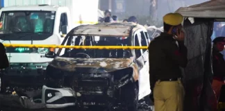 Red Fort Blast: क्या दिल्ली में उमर ने किया शू-बम से धमाका? या फिर स्टिकी बम से लाल किला दहलाने की साजिश! जानकर दिमाग हिल जाएगा Red Fort Blast