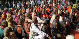 New Labour Laws: देश में 4 नए लेबर कोड लागू; ग्रेच्युटी बढ़ेगी लेकिन हाथ में कम आएगा पैसा! कांग्रेस ने केंद्र में बीजेपी की सरकार पर बोला हमला Trade unions demand withdrawal of new labor codes (प्रतीकात्मक तस्वीर)