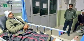 Agra Viral Video: थाने के अंदर आदमी की दोनों टांगे तोड़ने वाले पुलिसकर्मियों पर गिरी गाज, दरिंदगी देख आला अफसरों ने लिया बड़ा एक्शन Agra Viral Video