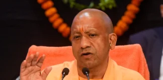 CM Yogi Adityanath: ‘देश के अंदर दो नमूने हैं’, यूपी विधानसभा में गरजे सीएम योगी, बोले- ‘वे तुरंत देश छोड़कर भाग जाते हैं’ CM Yogi Adityanath