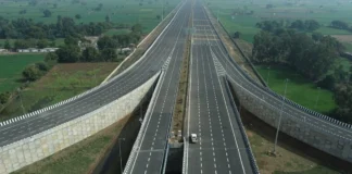 Delhi Mumbai Expressway: दिल्ली से मुंबई के बीच गाड़ी चालकों को देना होगा भारी भरकम टैक्स; स्पीड लिमिट को ना करें इग्नोर; जानें सबकुछ Delhi Mumbai Expressway