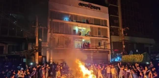 Dipu Chandra Das: ‘सरेआम जिंदा जला..; बांग्लादेश में हिंदुओं पर हो रही बर्बरता पर बीजेपी का फूटा गुस्सा; क्या मोहम्मद यूनूस सरकार की उलटी गिनती शुरू! Dipu Chandra Das