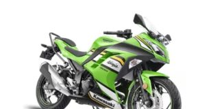 Kawasaki Ninja 300: बंपर छूट! साल के आखिर में धांसू स्पोर्ट्स बाइक पर सेविंग करने का गोल्डन अवसर; सेफ्टी के लिए मिलते हैं हाईफाई फीचर्स Kawasaki Ninja 300