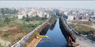 Punjab News: AAP सरकार लाई बदलाव: सांसद संत सीचेवाल की अगुवाई में बुड्ढा दरिया बना जीवंत—जहां खड़ा होना था नामुमकिन, वहां अब तैर रही किश्ती Punjab News