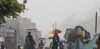 कल का मौसम 8 Dec 2025: अलर्ट! उत्तराखंड में भयंकर तूफान के साथ मूसलाधार बारिश से तांडव; तो इन इलाकों में बिजली के साथ घने कोहरे से बढे़गी ठिठुरन कल का मौसम 8 Dec 2025