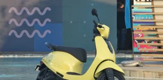 Bajaj Chetak C25: बड़ा बूट स्पेस, स्मार्टफोन कनेक्टिविटी और लंबी रेंज, इस Electric Scooter का लुक ही नहीं पावर भी है टॉप क्लास Bajaj Chetak C25