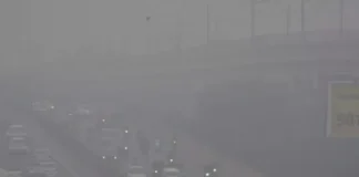 Delhi Pollution: दिल्लीवासी सावधान! भयंकर शीतलहर के साथ घने कोहरे से थमी रफ्तार, एक्यूआई ने बढ़ाई चिंता; एडवाइजरी जारी Delhi Pollution