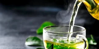 एंटीऑक्सीडेंट में आंवले का भी बाप है ये छोटा सा पत्ता, चाय पीते ही बालों से लेकर खाल तक सब चमक उठती है Moringa Leaves