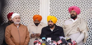 Punjab News: श्री अकाल तक़्त साहिब के समक्ष विनम्र सिख के रूप में पेश हुए सीएम मान Punjab News