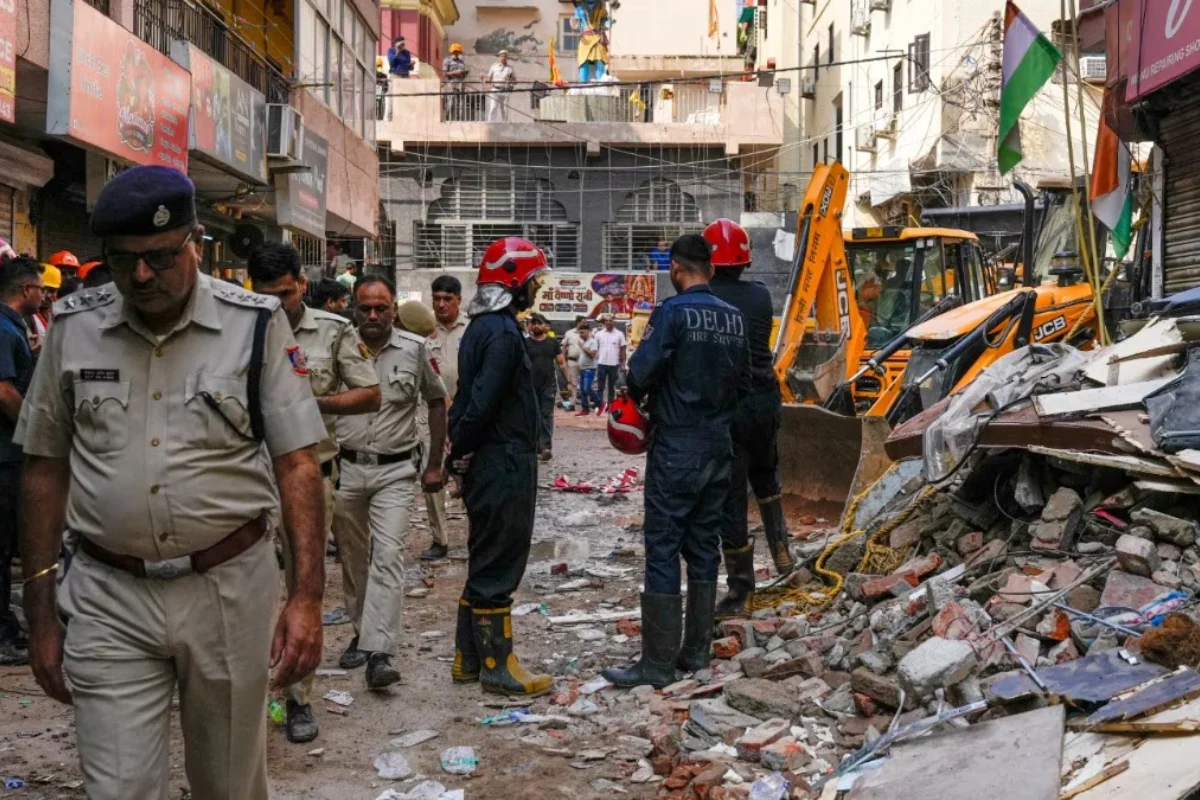 Satya Niketan Collapse